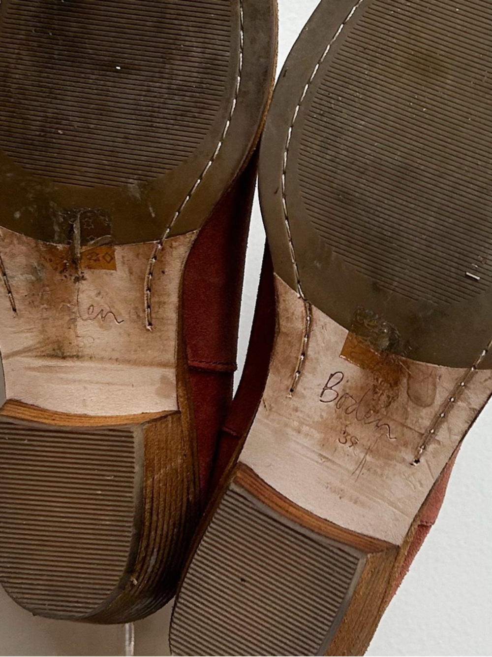 Boden Allendale Suede Ankle Boots in Red Oak, size 39 - Picture 5 of 8